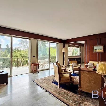 Magnificent With Swimming Pool And Garden In Villa Mougins