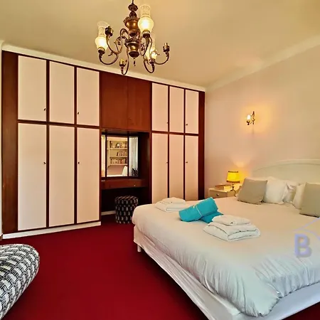 Villa Magnificent With Swimming Pool And Garden In *