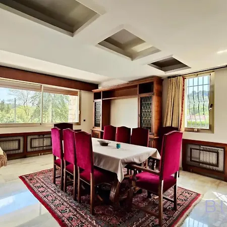 Magnificent With Swimming Pool And Garden In *