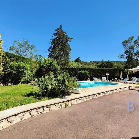 Villa Magnificent With Swimming Pool And Garden In Mougins