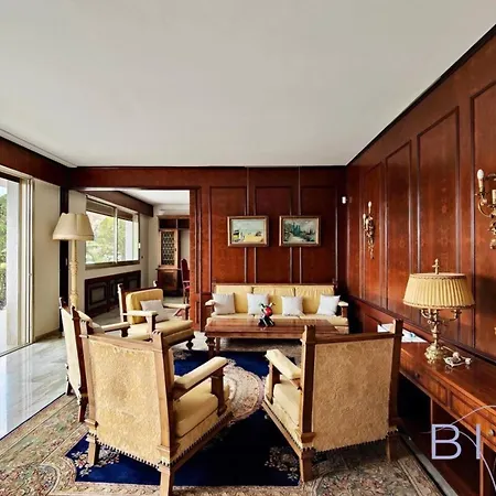 Magnificent With Swimming Pool And Garden In * Mougins